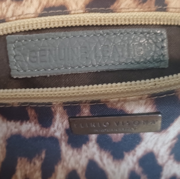 Elegant Gray Leather Bag. - Picture 8 of 8